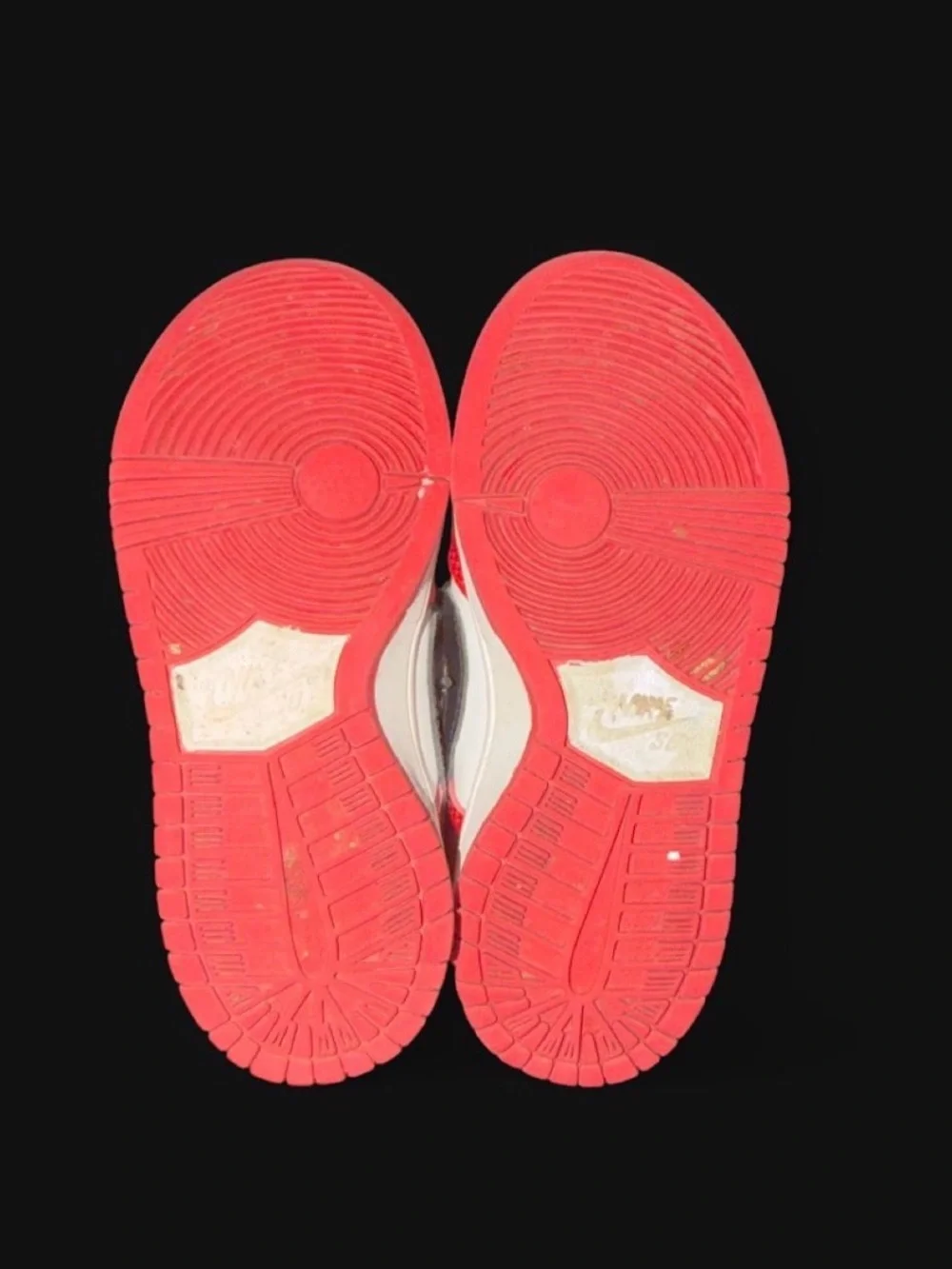 Nike Kids Red White and Black Low-Top Sneakers